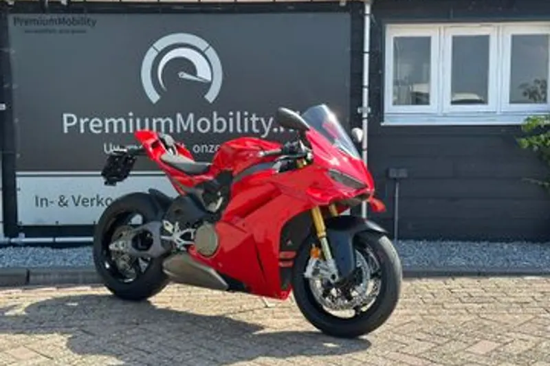 Ducati Panigale V4S (2024)