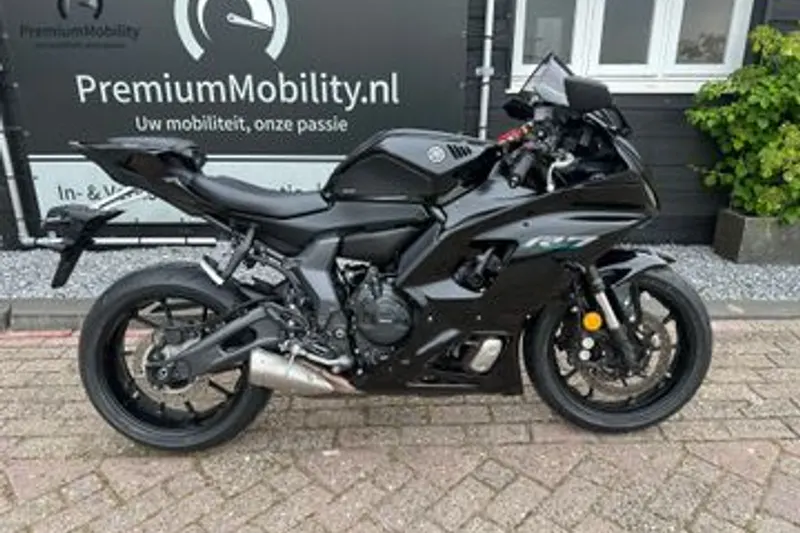 Yamaha R7 (2023)