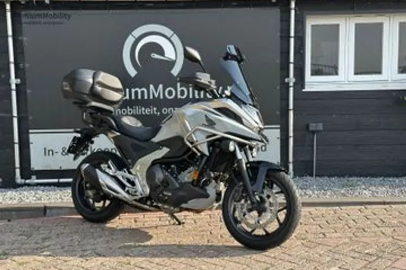 Honda NC750X (2023)
