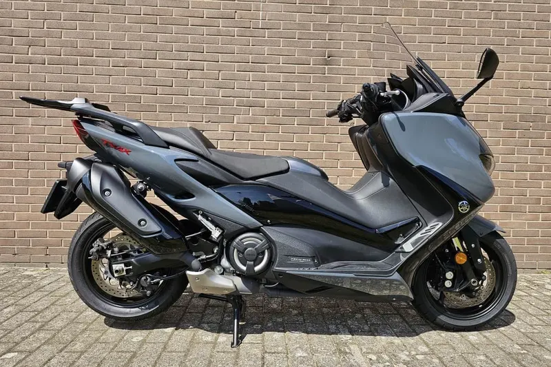 Yamaha T MAX (2022)