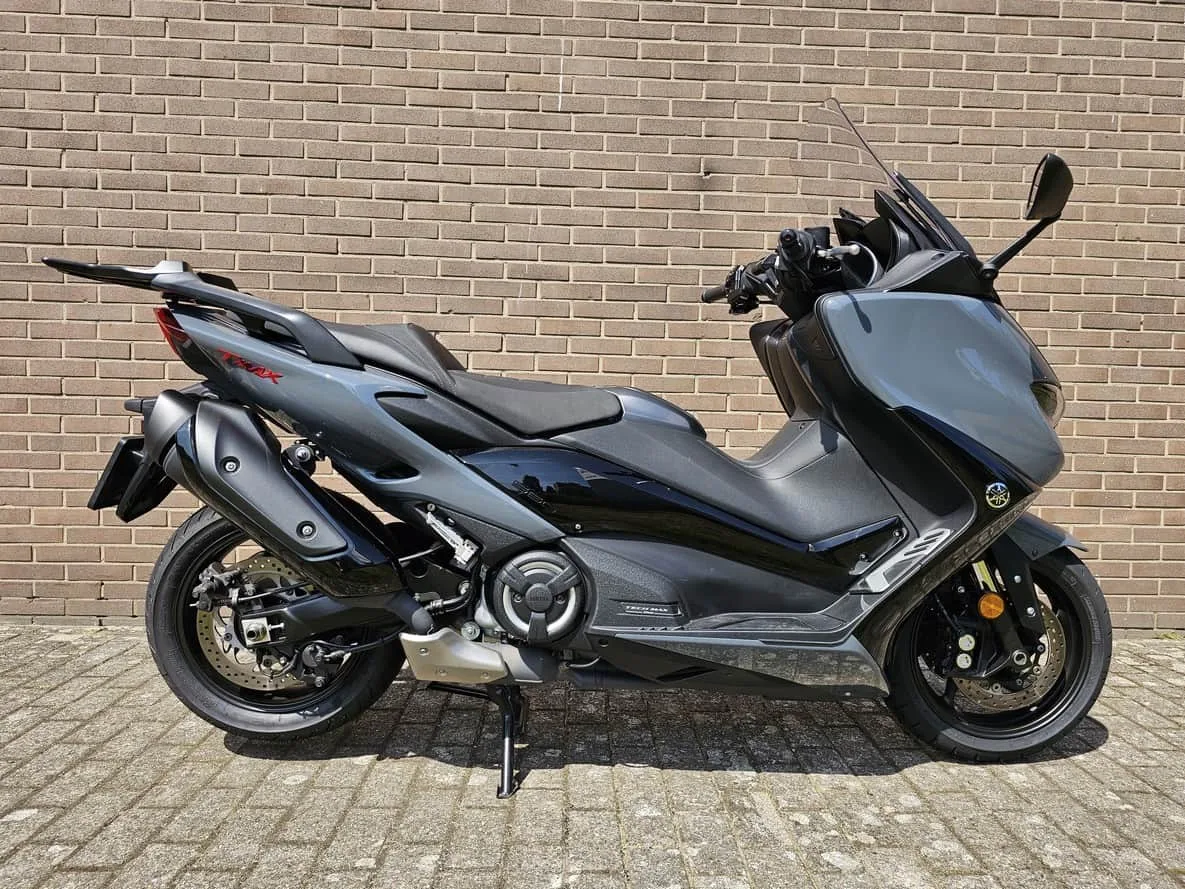 Yamaha T MAX (2022) — foto 1