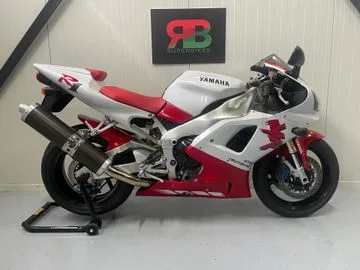 YAMAHA YZF R1 (1998) — foto 1