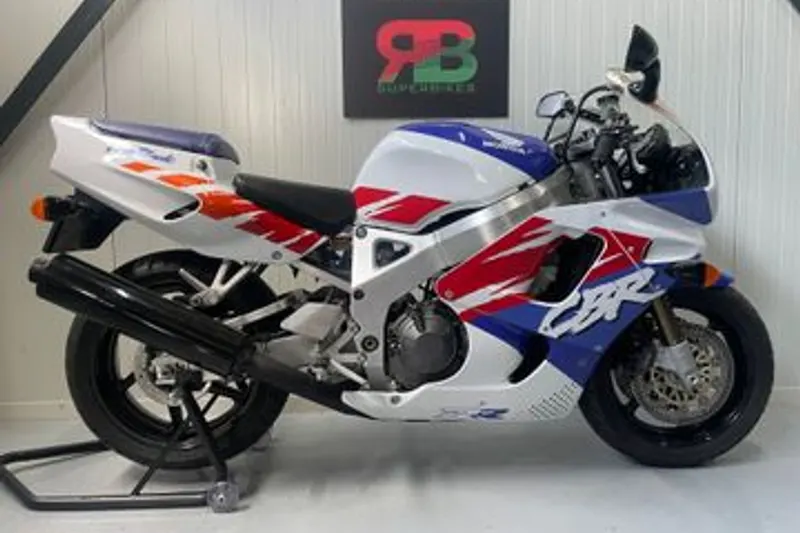 Honda CBR 900 RR Fireblade (1992)