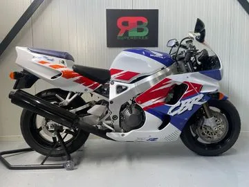 Honda CBR 900 RR Fireblade (1992) — foto 1