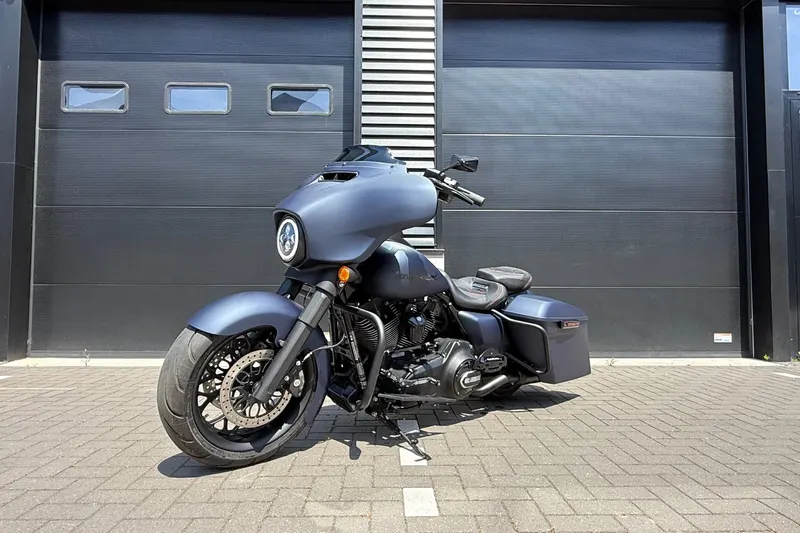 Harley-Davidson Tour 103 FLHXS Street Glide Special fat tire Mat bleu abs navi BTW 2015 (2015)