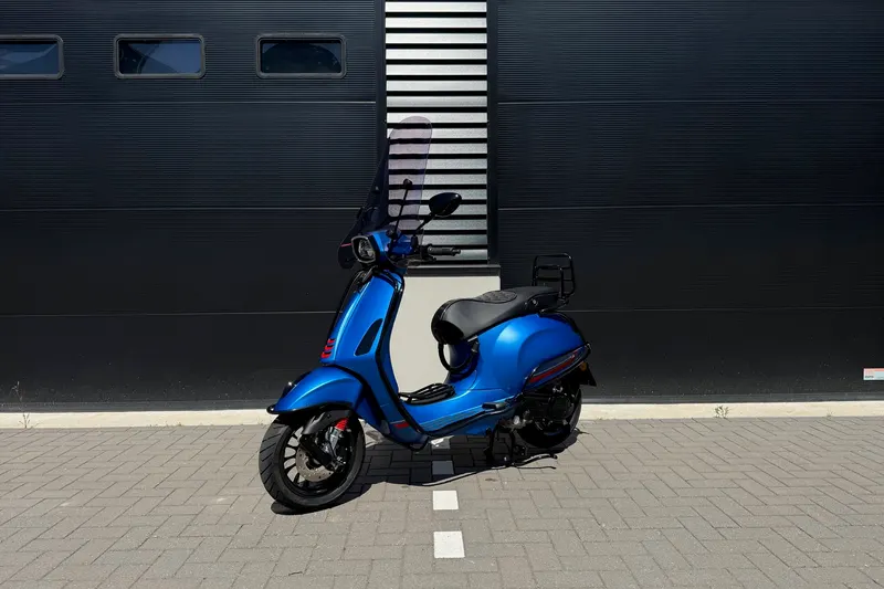 Vespa Bromscooter Sprint 50 (2023)