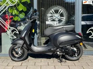 Vespa - Bromscooter Sprint 4T Notte Geel (2020) — foto 1