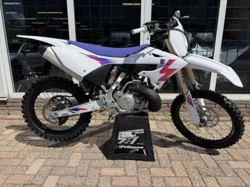 Yamaha YZ 250 (2024) — foto 1