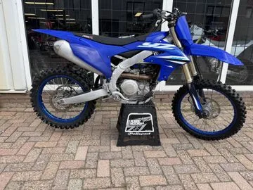 Yamaha YZ 450 F (2025) — foto 1