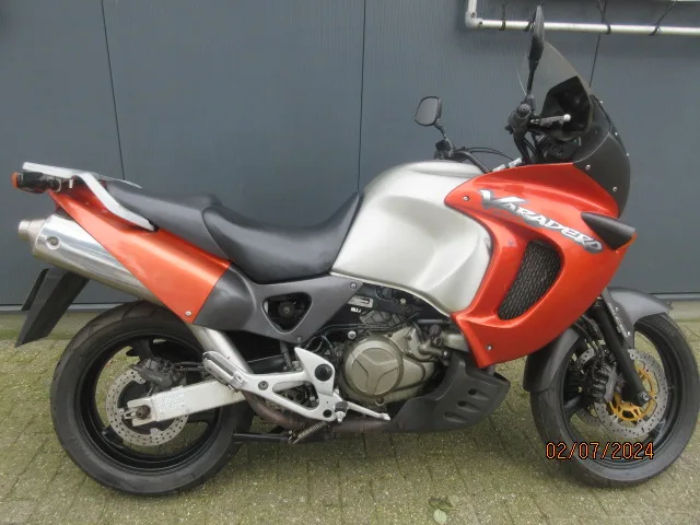 Honda XL 1000 V Varadero (1999) — foto 1