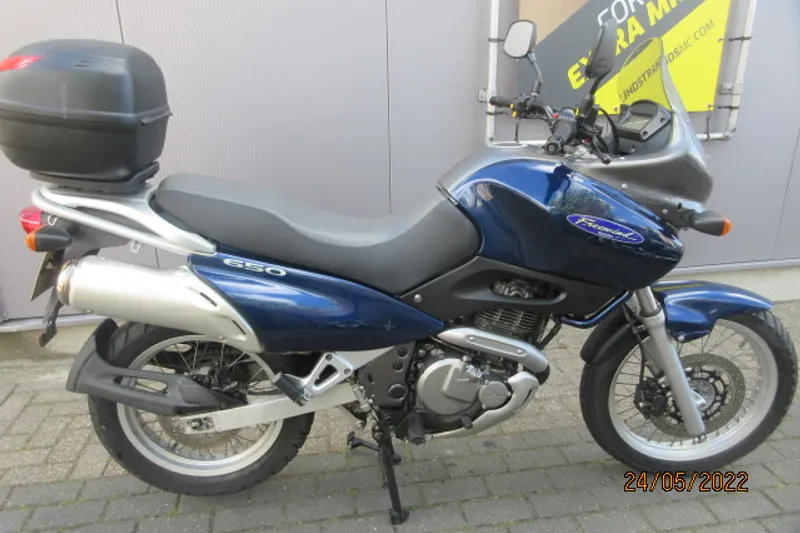 Suzuki XF 650 Freewind (1999)