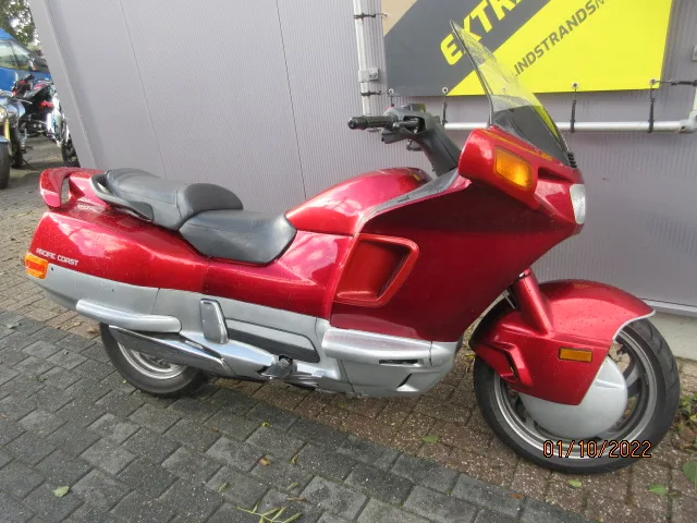 Honda PC 800 (1992) — foto 1