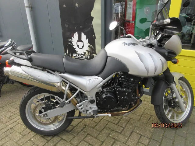 Triumph Tiger 955I (2004) — foto 1