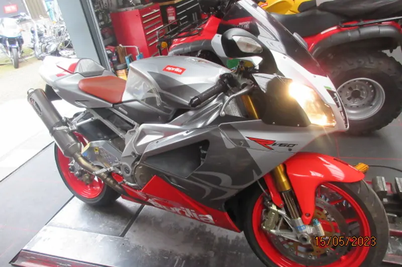 Aprilia RSV 1000 R (2007)