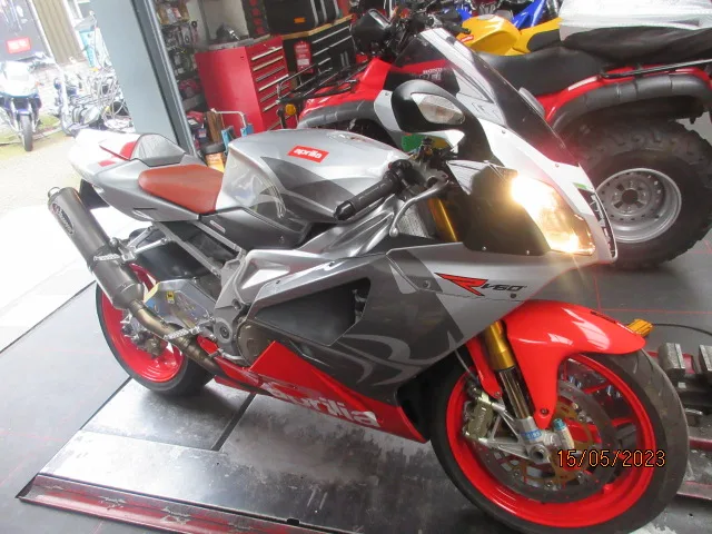 Aprilia RSV 1000 R (2007) — foto 1