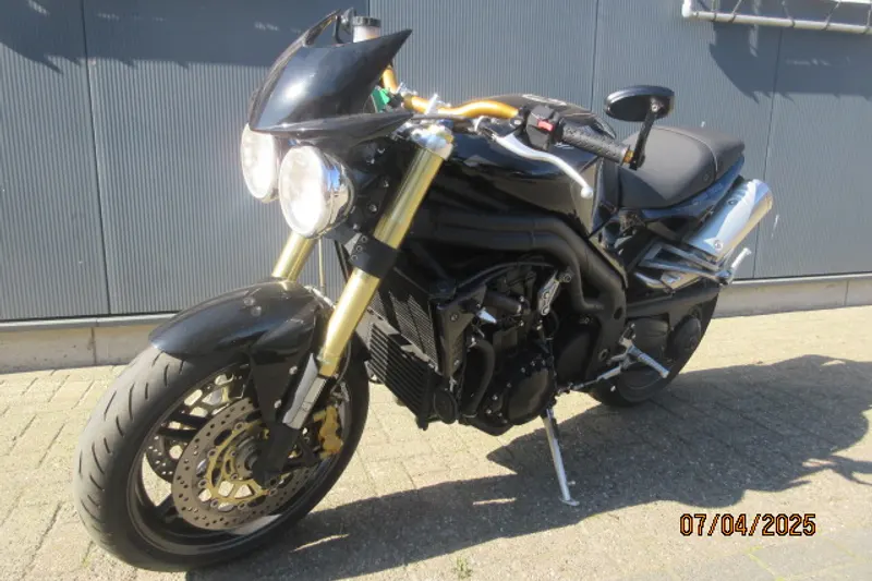 Triumph Speed Triple 1050 (2005)