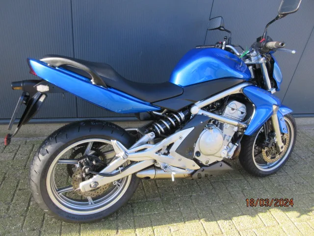 Kawasaki ER-6 (2008) — foto 1