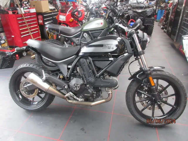 Ducati Scrambler 400 (2016) — foto 1