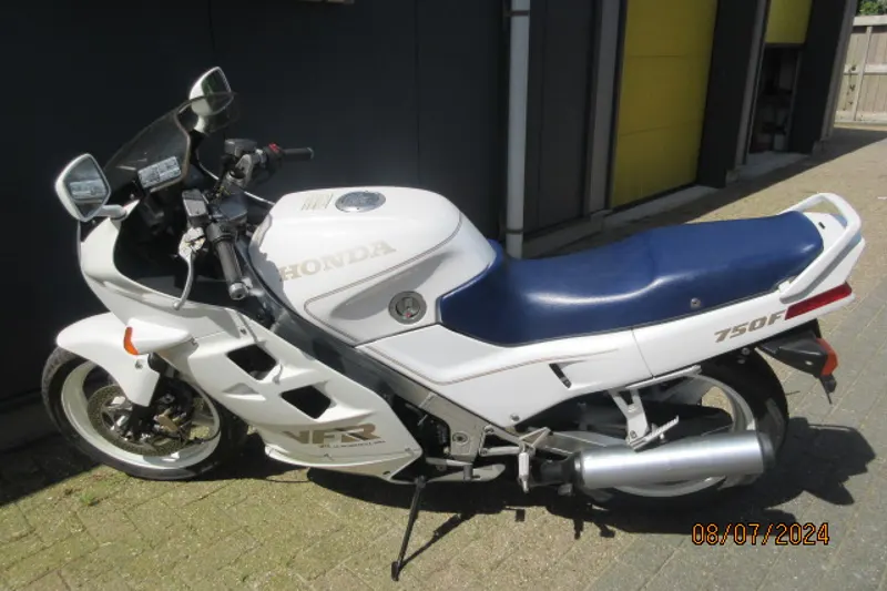 Honda VFR 750 F (1988)