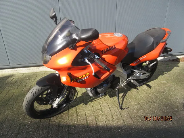 Yamaha SZR 660 (1999) — foto 1