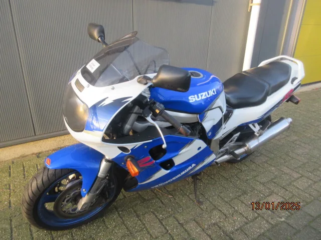 Suzuki GSX-R1100W (1993) — foto 1