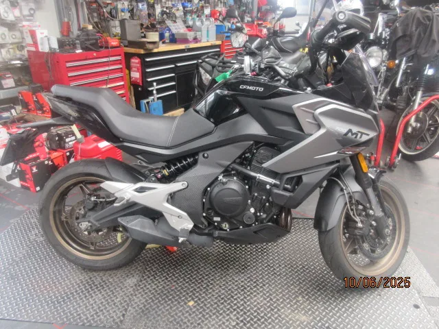 CFMoto MT 700 (2024) — foto 1