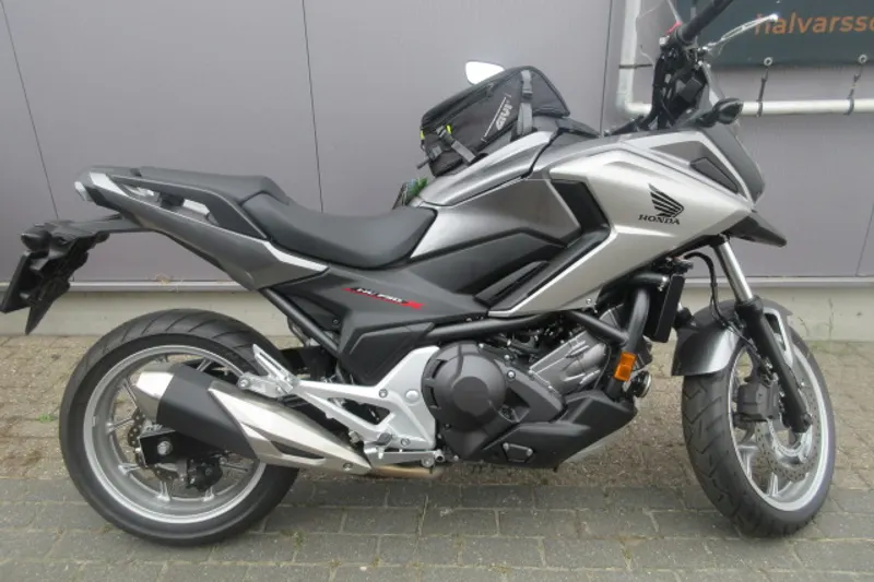 Honda NC750X (2016)