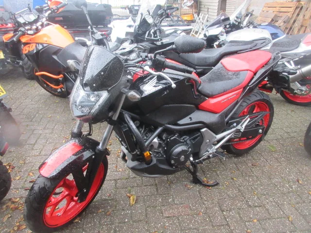 Honda NC 750 S (2016) — foto 1
