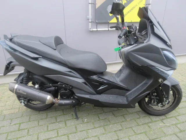 Kymco Xciting 400 (2017) — foto 1