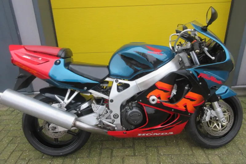 Honda CBR 900 Fireblade (1999)