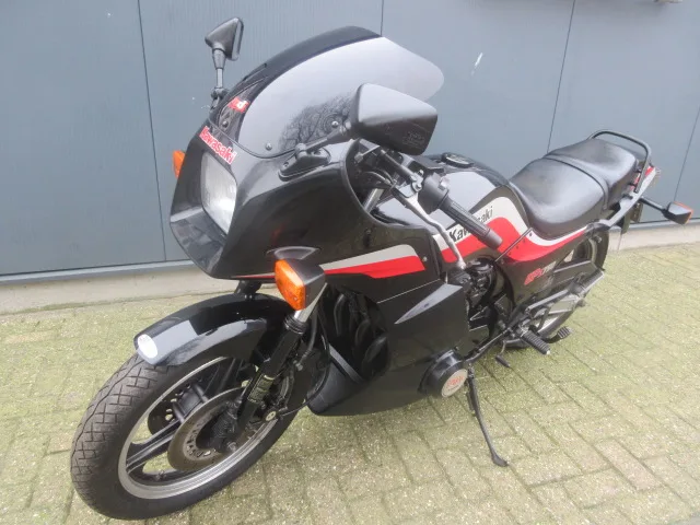 Kawasaki GPZ 750 (1987) — foto 1
