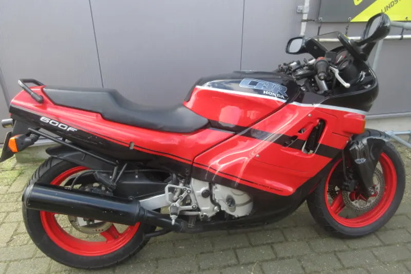 Honda CBR600F (1987)