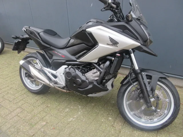 Honda NC750X (2017) — foto 1