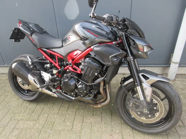 Kawasaki Z900 (2025) — foto 1