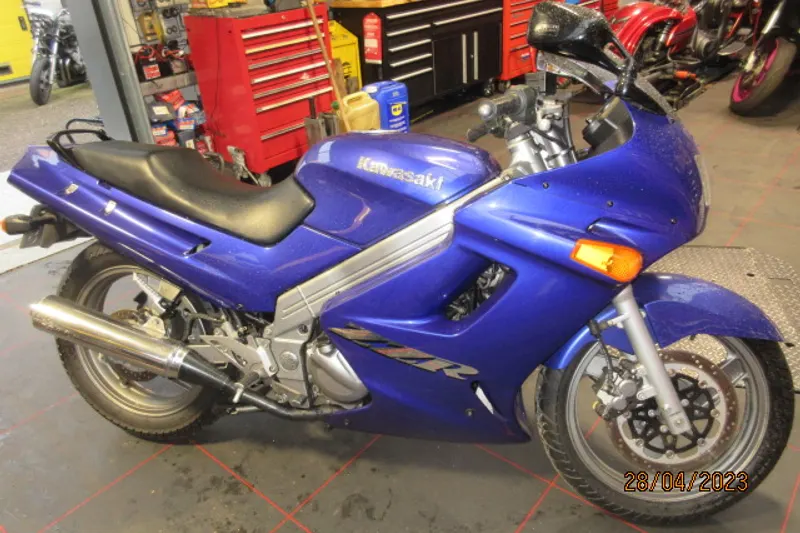Kawasaki ZZ-R 250 (2004)