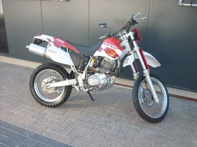 Yamaha TT 600R (1999) — foto 1