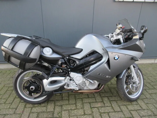BMW F 800 ST (2006) — foto 1