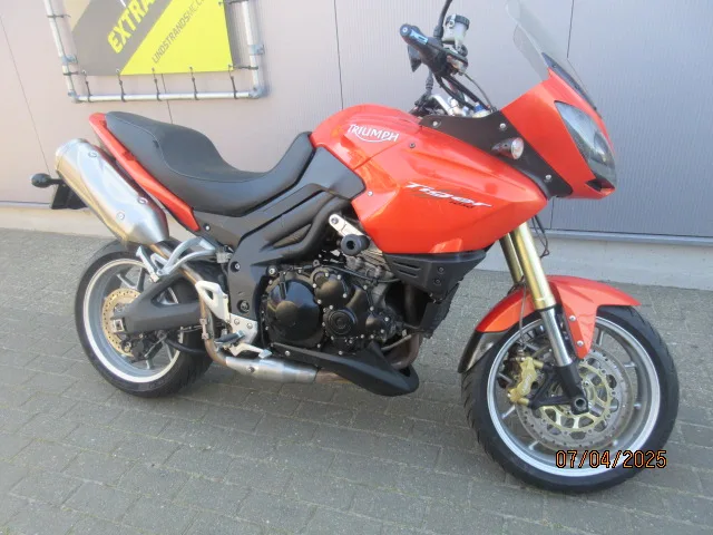 Triumph Tiger 1050 (2007) — foto 1