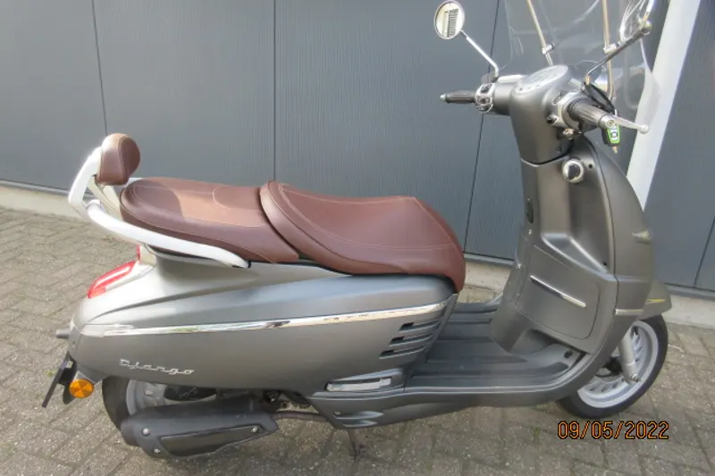 Peugeot Django (2020)