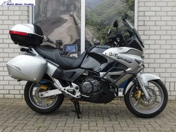 Honda XL 1000 V Varadero (2004) — foto 1