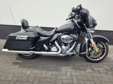 Harley-Davidson Street Glide (2013) — foto 1