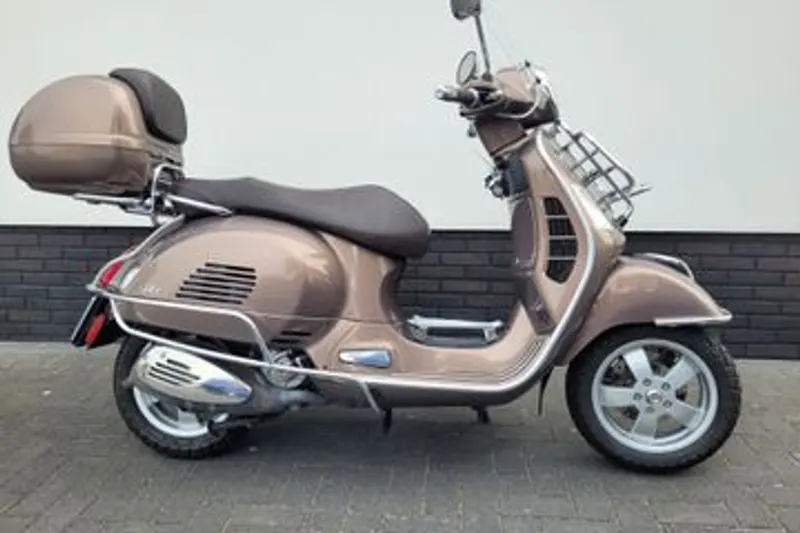 Piaggio GTS 300 IE touring -2017-Prachtige staat (2017)