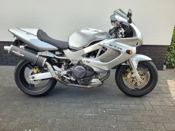 Honda VTR 1000 Firestorm -Remus -nette (1999) — foto 1