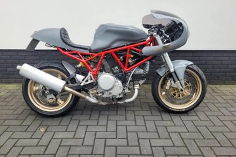 Ducati 750 SS (2001)