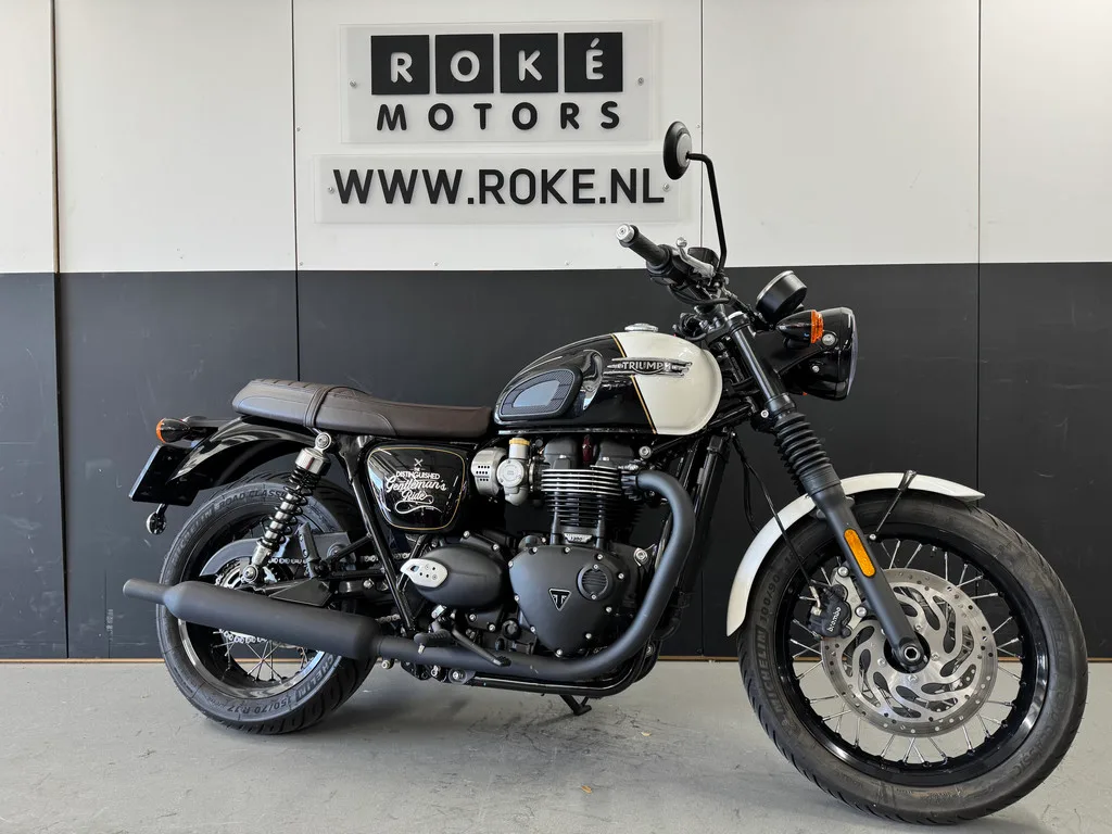 Triumph BONNEVILLE T120 BLACK DGR-EDITIE (2023) — foto 1