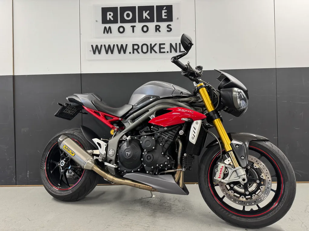 Triumph SPEED TRIPLE 1050 R (2016) — foto 1