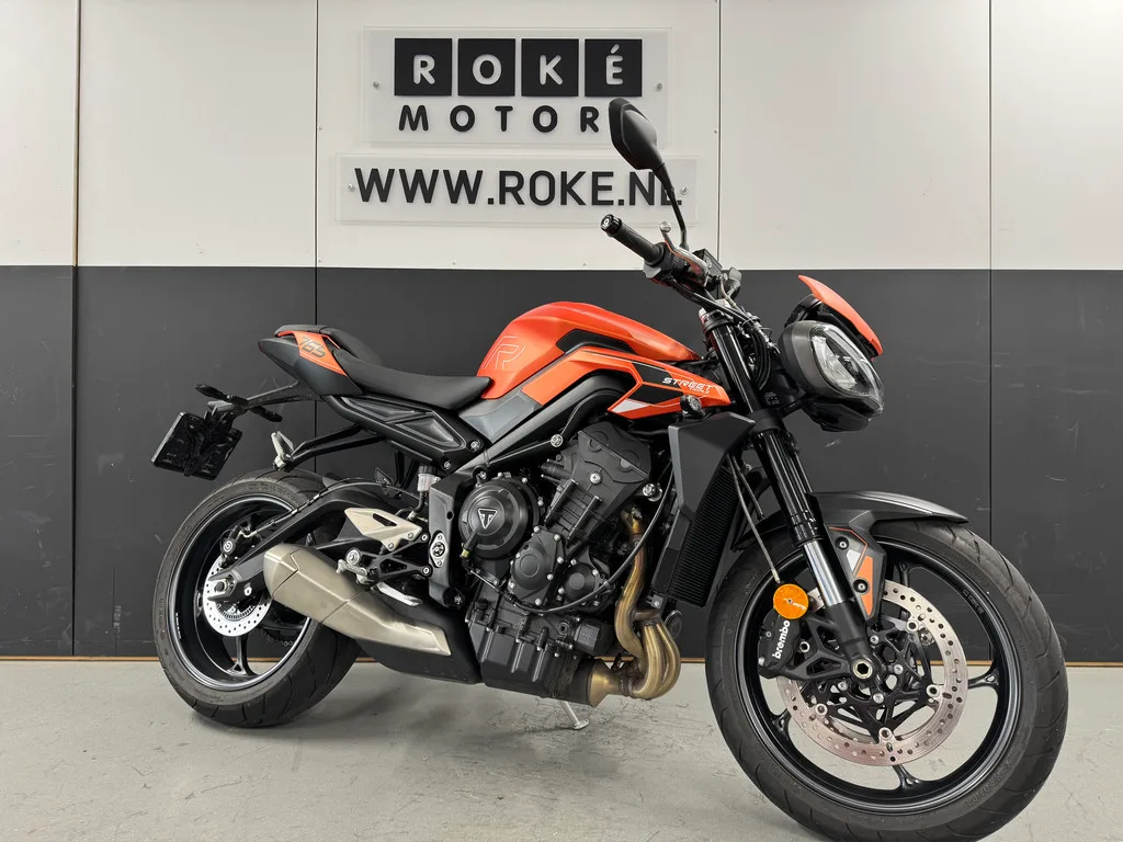 Triumph STREET TRIPLE R (2025) — foto 1