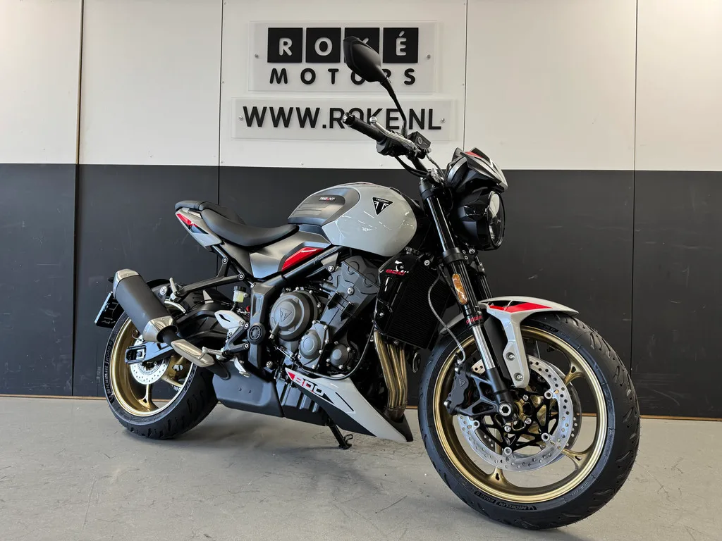 Triumph TRIDENT 800 (2026) — foto 1