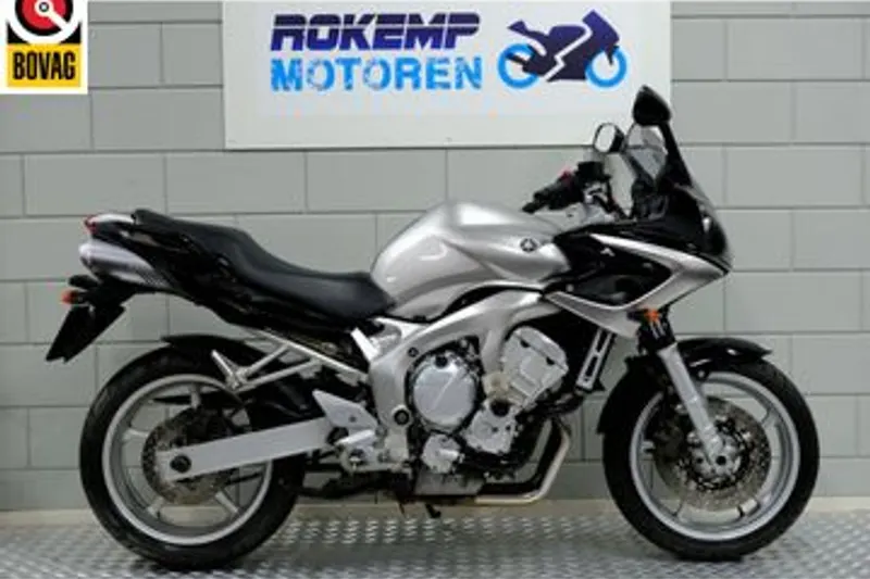 Yamaha FZ6 (2003)