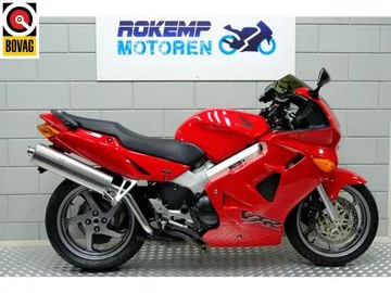 Honda VFR 800 FI (2001) — foto 1